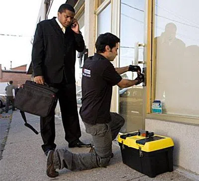 Little Village Locksmith Store Leawood, MO 913-364-2663 - 14-eviction-locksmith-services